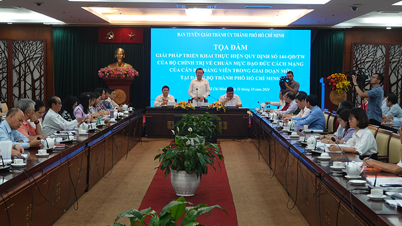 Quang cảnh buổi tọa đàm.