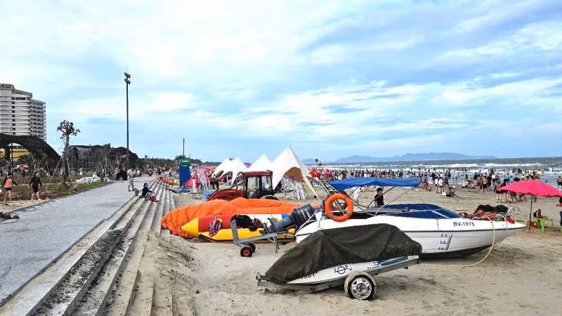 Du lịch biển là lợi thế của tỉnh Bà Rịa-Vũng Tàu (Bãi sau, thành phố Vũng Tàu).