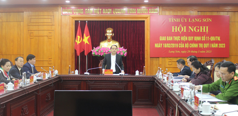 Đồng chí Nguyễn Quốc Đoàn, Ủy viên Trung ương Đảng, Bí thư Tỉnh ủy Lạng Sơn chủ trì hội nghị giao ban.