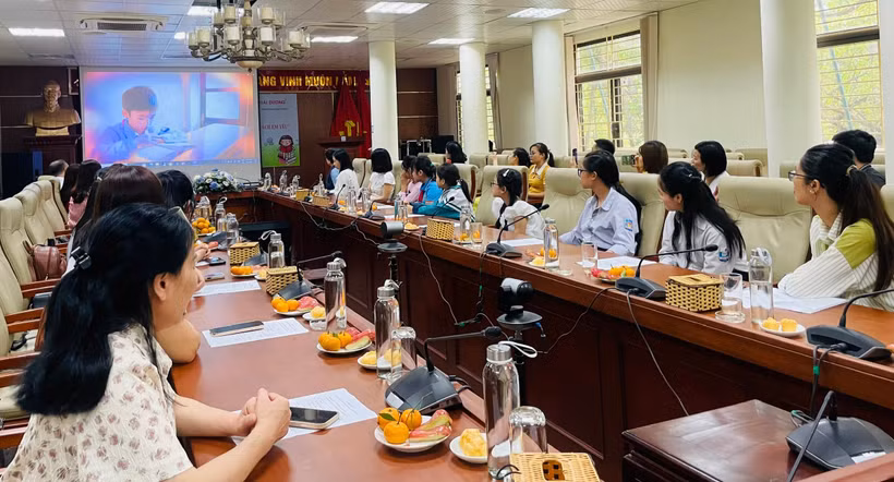 Lễ trao giải cuộc thi thuyết trình "Cảm nhận cuốn sách em yêu".