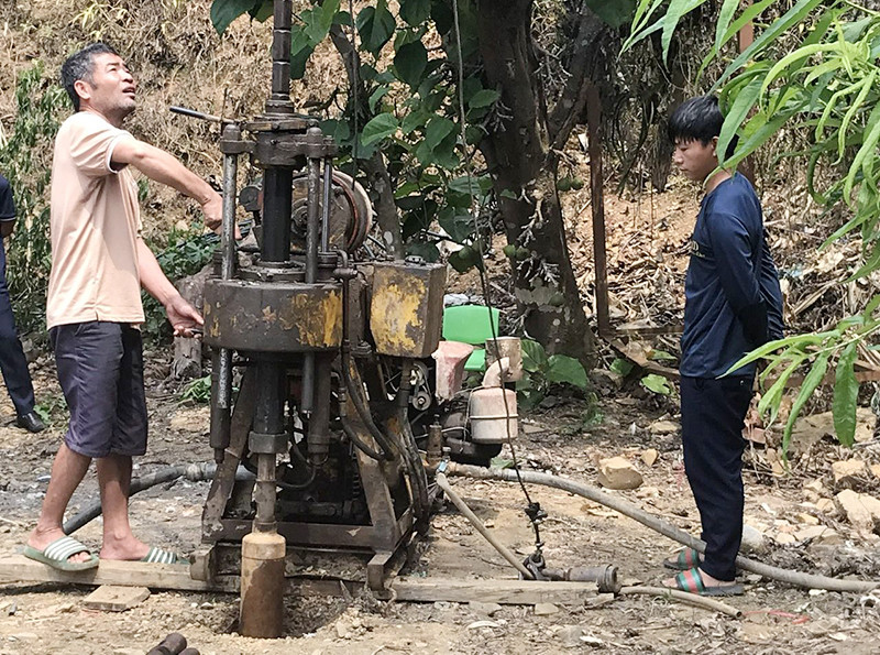 Khoan giếng lấy nước sinh hoạt phục vụ người dân tại xã Mù Sang, huyện Phong Thổ, tỉnh Lai Châu.