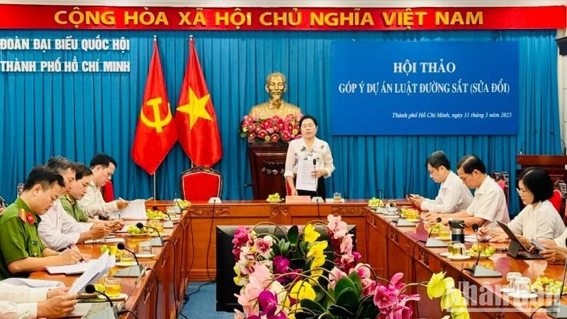 Các đại biểu đã có những đóng góp về nhiều nội dung trong dự thảo.