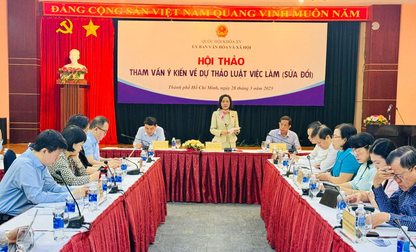 Phó Chủ tịch Quốc hội Nguyễn Thị Thanh phát biểu tại hội thảo.