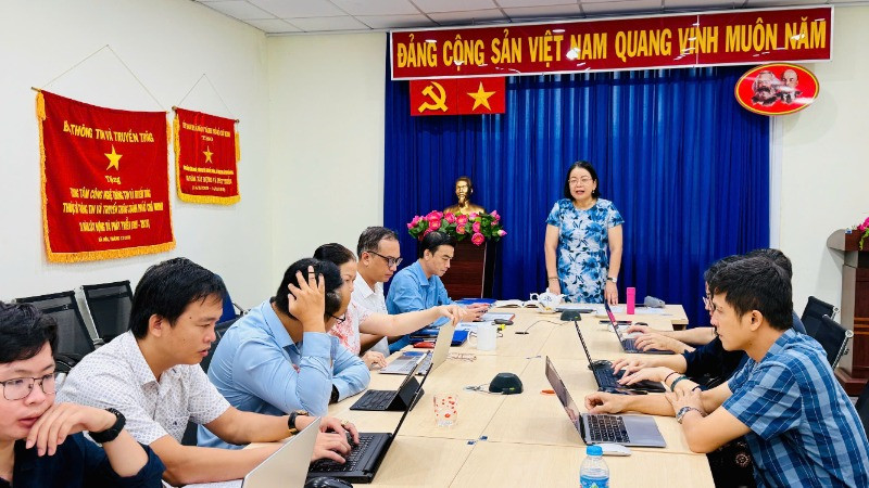 Giám đốc Trung tâm Chuyển đổi số Thành phố Hồ Chí Minh Võ Thị Trung Trinh phát biểu tại hội nghị tập huấn.