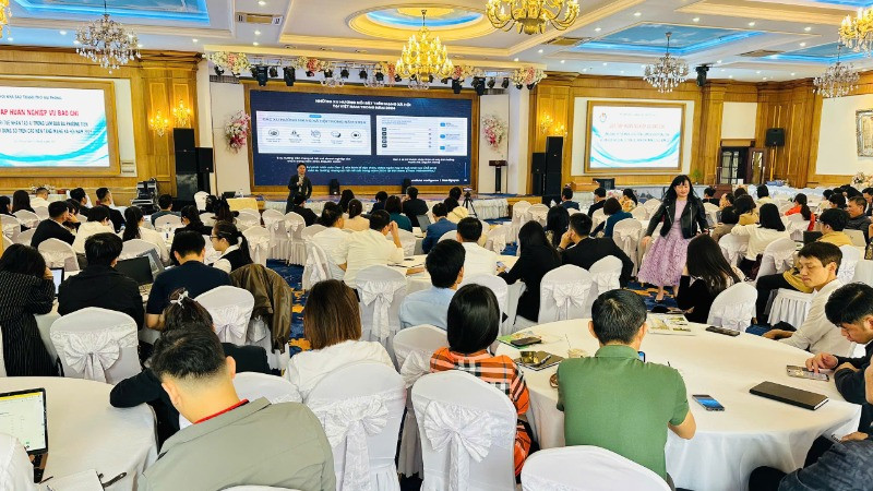 Quang cảnh buổi tập huấn nghiệp vụ báo chí về ứng dụng trí tuệ nhân tạo.