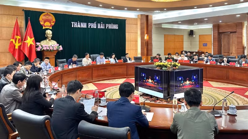 Các đại biểu họp triển khai kế hoạch.