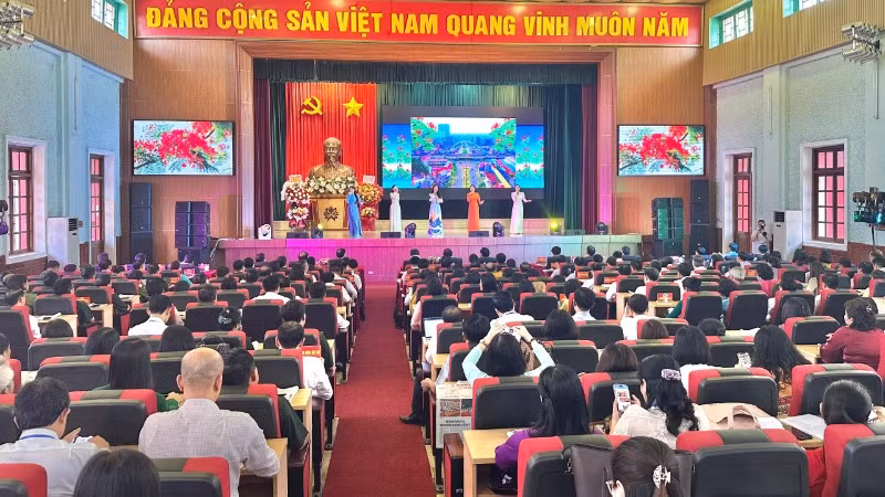 Văn nghệ chào mừng hội thi.