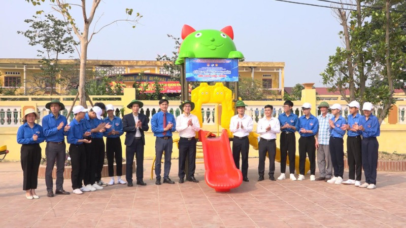 Công trình thanh niên “Sân chơi cộng đồng” xã Cao Minh, huyện Vĩnh Bảo.