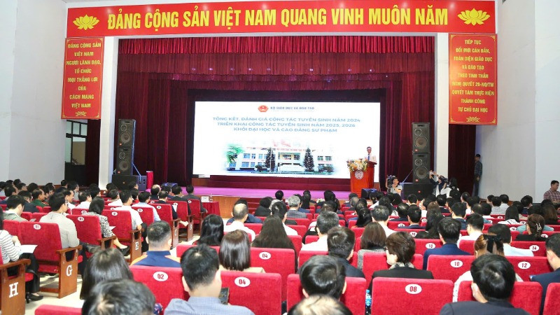 Hội nghị tổng kết, đánh giá công tác tuyển sinh năm 2024; triển khai công tác tuyển sinh năm 2025, 2026 khối đại học và cao đẳng sư phạm.