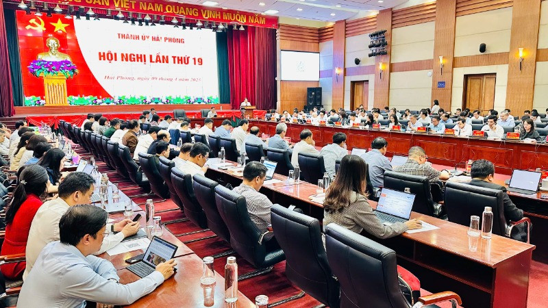 Quang cảnh hội nghị thành ủy Hải Phòng lần thứ 19.
