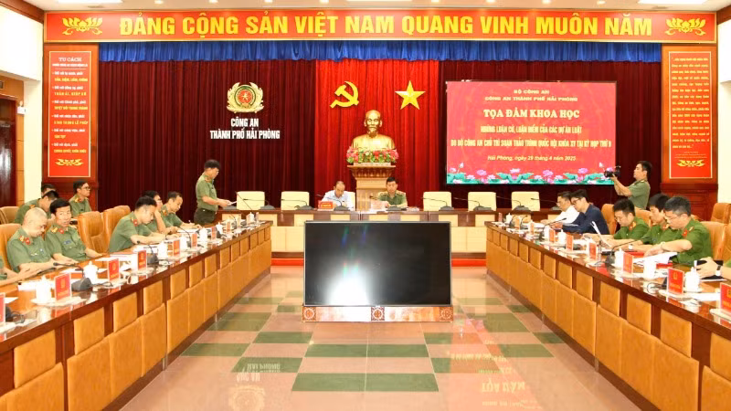 Quang cảnh tọa đàm.