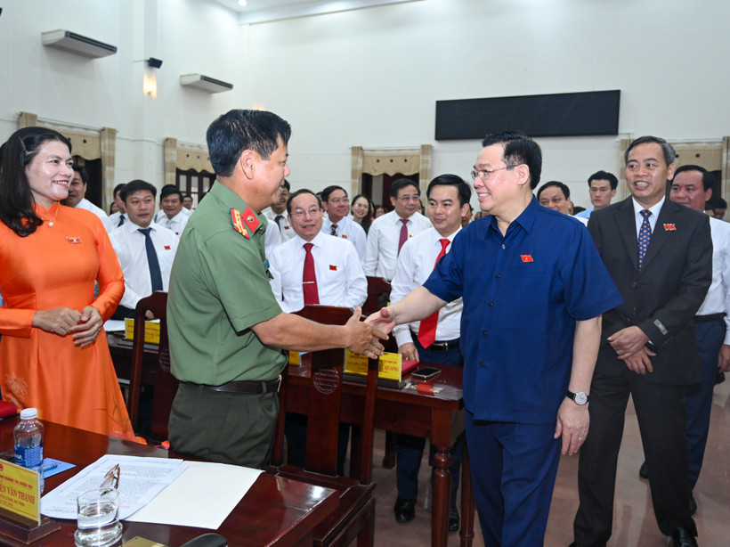 Chủ tịch Quốc hội Vương Đình Huệ với các đại biểu dự phiên họp. (Ảnh: DUY LINH)