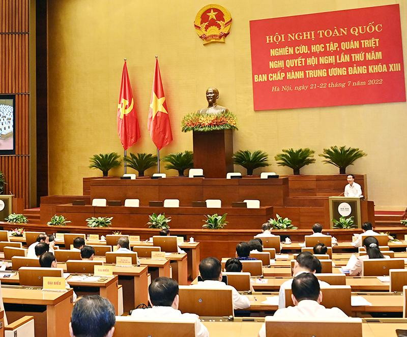 Hội nghị toàn quốc nghiên cứu, học tập, quán triệt Nghị quyết Hội nghị lần thứ năm Ban Chấp hành Trung ương khóa XIII tại điểm cầu Nhà Quốc hội. (Ảnh DUY LINH)