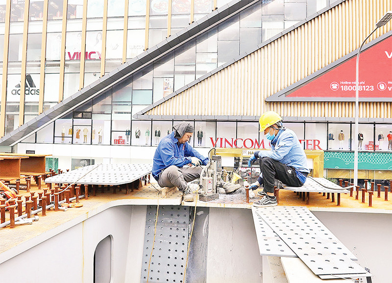 Khẩn trương hoàn thành cầu vượt nút giao thông Phạm Ngọc Thạch-Chùa Bộc 