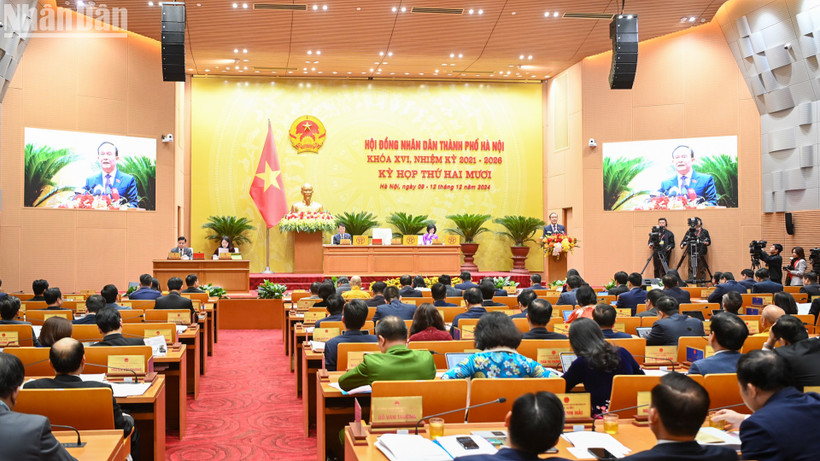 Quang cảnh khai mạc Kỳ họp thứ 20, Hội đồng nhân dân Thành phố Hà Nội khóa XVI, nhiệm kỳ 2021-2026.