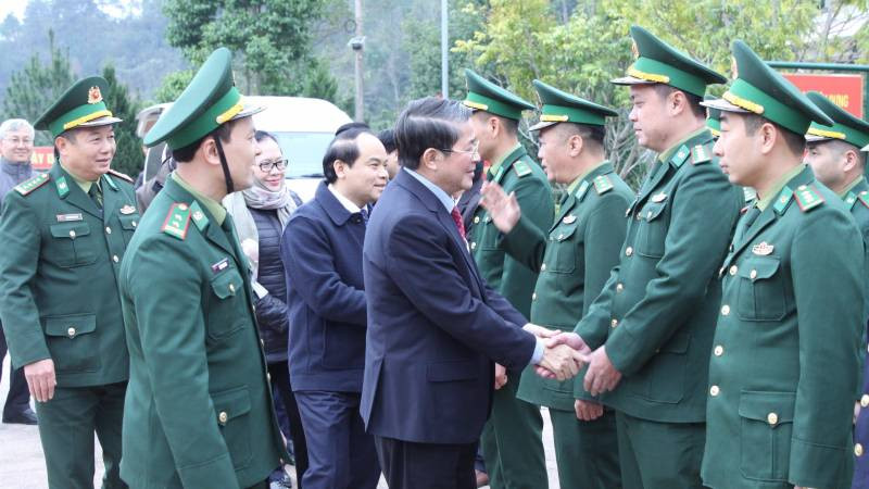 Phó Chủ tịch Quốc hội Nguyễn Đức Hải thăm cán bộ chiến sĩ Đồn Biên phòng Chi Lăng, huyện Đình Lập, tỉnh Lạng Sơn.