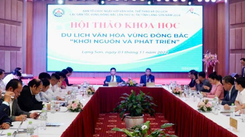 Các đại biểu tham dự Hội thảo "Du lịch văn hóa vùng Đông Bắc-khơi nguồn và phát triển.