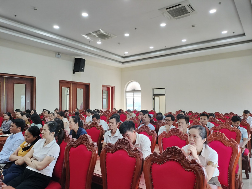 Hơn 60 học viên đến từ các xã trên địa bàn huyện Gia Viễn (Ninh Bình) tham gia lớp bồi dưỡng nâng cao kiến thức kỹ năng giao tiếp, ứng xử văn minh du lịch.