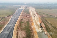 Công trường thi công Dự án đầu tư xây dựng đường Vành đai 4 - Vùng Thủ đô.