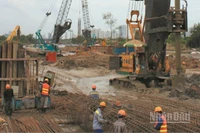 Công trường thi công dự án mở rộng cao tốc Thành phố Hồ Chí Minh-Long Thành.