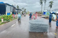 Rọ thép được khu quản lý Đường bộ III hỗ trợ Sở Xây dựng tỉnh Khánh Hòa khắc phục hậu quả mưa lũ lớn.