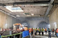 Máy đào hầm TBM số 2 có tên "Táo bạo" đã chính thức tiến vào ga ngầm S10-Cát Linh.