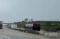 Ngày 4/12, do mưa lớn kéo dài, kèm theo xả lũ của thuỷ điện Đại Ninh, nước từ Sông Luỹ dâng cao, làm ngập tràn qua đường đoạn từ Km1658+100-Km1658+750, Quốc lộ 1 thuộc xã Lương Sơn, tỉnh Lâm Đồng, chiều sâu tràn Quốc lộ 1 khoảng 1m.