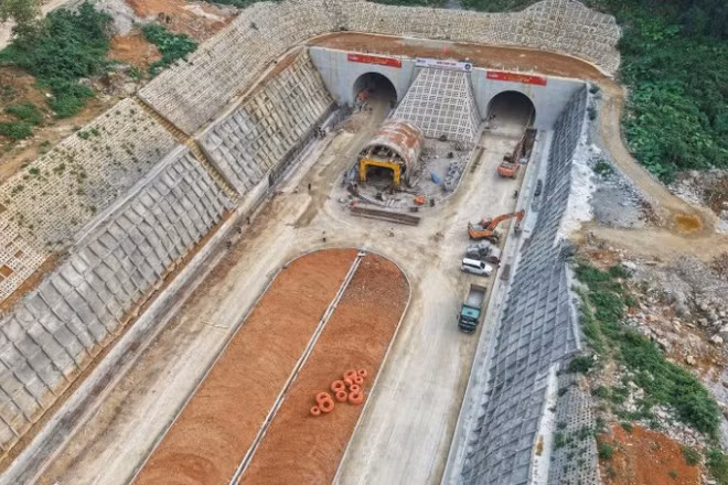 Giai đoạn 1 dự án Đồng Đăng- Trà Lĩnh có hai hầm xuyên núi là Đông Khê (500m) và Thất Khê (200m).