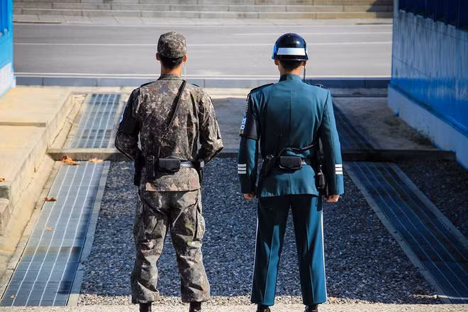 [Video] Hàn Quốc tái lập tuyến gác tại DMZ 