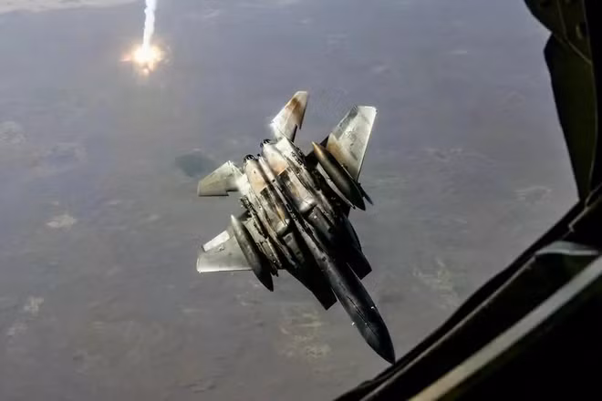 [Video] Mỹ xác nhận 3 tiêm kích F-15 rơi do Kuwait bắn nhầm