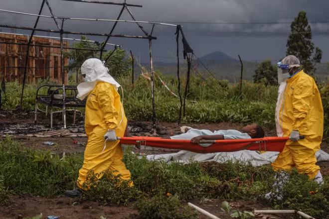 [Video] Cảnh báo khẩn cấp về nguy cơ dịch Ebola lan rộng tại mười nước châu Phi
