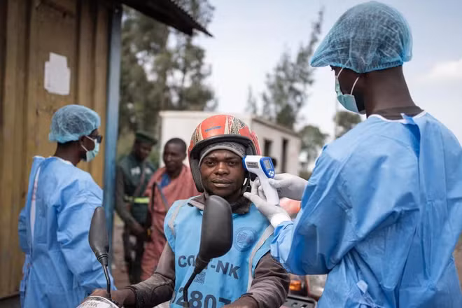 [Video] Uganda khẩn cấp đóng cửa biên giới với CHDC Congo nhằm ngăn dịch Ebola