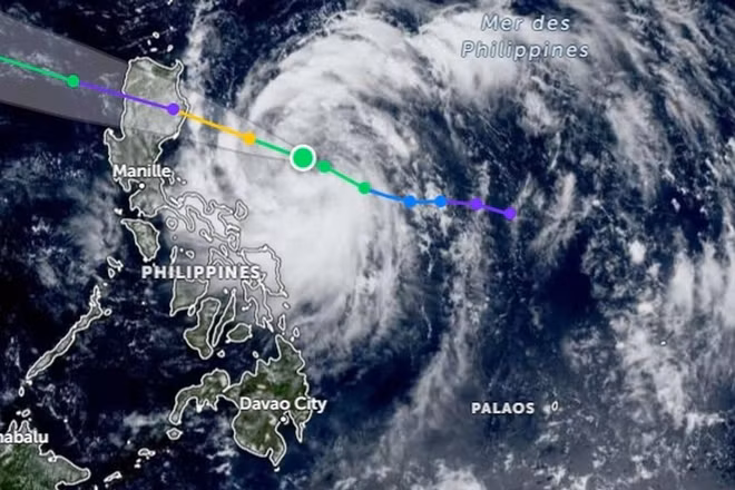 [Video] Philippines nâng mức cảnh báo với bão Matmo
