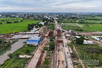 Gói thầu xây lắp 6 thuộc dự án đường Vành đai 3 Thành phố Hồ Chí Minh đoạn qua huyện Củ Chi được khởi công ngày 29/6/2023, có tổng chiều dài 6,07km.