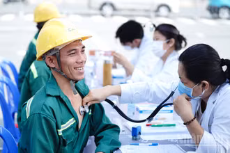 Chuỗi hoạt động chăm lo đời sống vật chất và tinh thần được thiết kế như một ngày hội tri ân người lao động.