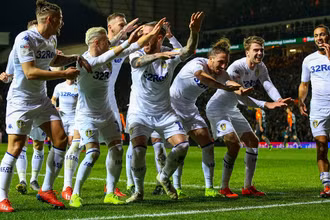 Niềm vui của các cầu thủ Leeds.