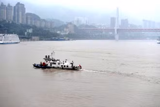 Sông Trường Giang chảy qua Trùng Khánh.