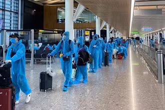 Khi có nhu cầu về Việt Nam, công dân cần đăng ký với Đại sứ quán hoặc cơ quan đại diện Việt Nam có thẩm quyền tương đương ở nước sở tại.