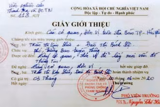 Giấy giới thiệu của hai phụ nữ xưng là nhà báo đang được Thanh tra Sở Thông tin và Truyền thông Hải Phòng xem xét, xử lý.