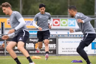 Văn Hậu chính thức chia tay SC Heerenveen, về Việt Nam thi đấu. (Ảnh: SC Heerenveen) 