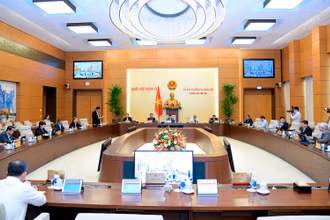 Một phiên họp của UBTVQH.