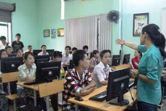 Dạy nghề công nghệ thông tin cho người khuyết tật.