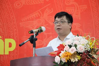 Đồng chí Quế Đình Nguyên, Ủy viên Ban Thường vụ, Thường trực Đảng ủy, Phó Tổng Biên tập Báo Nhân Dân phát biểu tại lễ kỷ niệm.