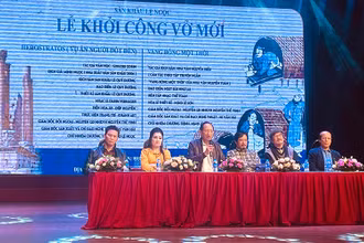 Ê-kíp dựng vở của Sân khấu kịch Lệ Ngọc chia sẻ thông tin về 2 vở diễn.