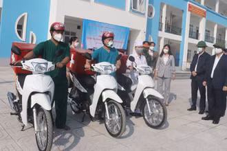 Quận Bắc Từ Liêm tổ chức lực lượng y tế cơ động để kịp thời hỗ trợ người dân.