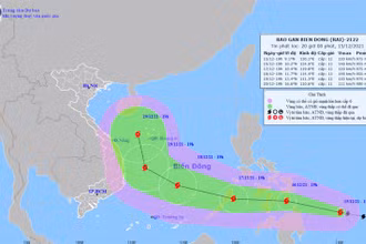 Vị trí và hướng di chuyển của bão Rai lúc 20 giờ ngày 15/12. (Nguồn: nchmf.gov.vn)