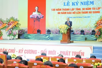 Chủ tịch nước Nguyễn Xuân Phúc phát biểu tại buổi lễ. (Ảnh: Minh Đức/TTXVN)