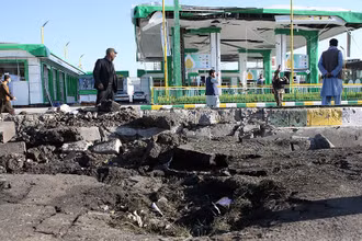 Hiện trường một vụ đánh bom liều chết ở Kabul, Afghanistan. (Ảnh: Reuters)