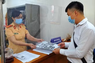 Cục Cảnh sát giao thông khuyến cáo người dân làm thủ tục đăng ký xe trực tuyến.