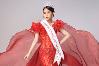 Trang phục dạ hội của Bella Vũ Huyền Diệu. (Ảnh: Ban Tổ chức cung cấp)